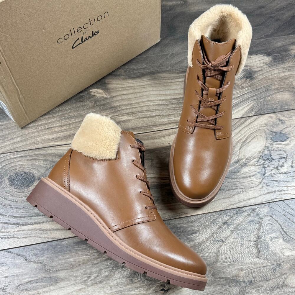 NIB Clarks Andie Mae 8.5M Leather Faux Fur Cuff Comfort Ankle Booties Tan Brown